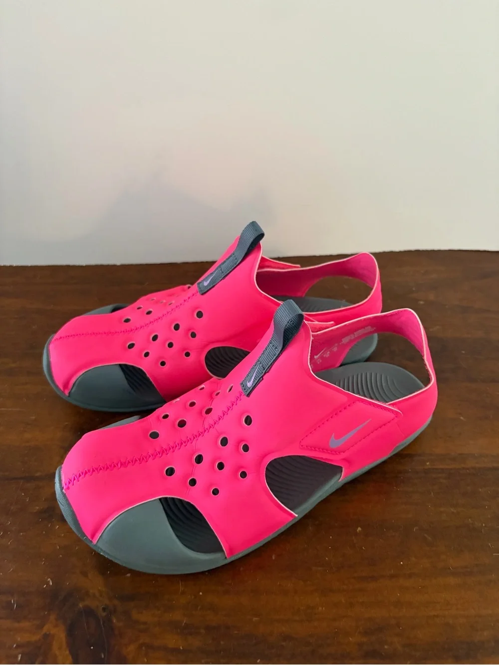 Nike Sunray Protect Sandals Size 3Y Little Girl Sandals Neon Pink Water Shoes